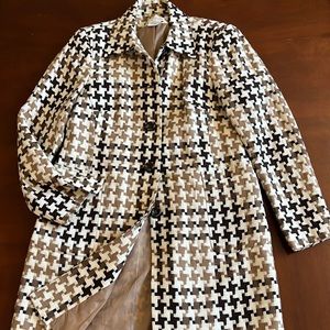 Lightweight jacket for special occasions or everyday wear, nicely lined